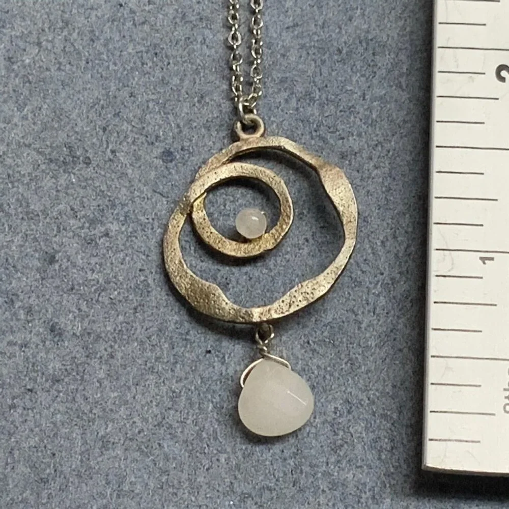 Swirled Pendant Necklace 16 In White Pearl Dangle Delicate Silver Chain Vintage - Picture 4 of 5